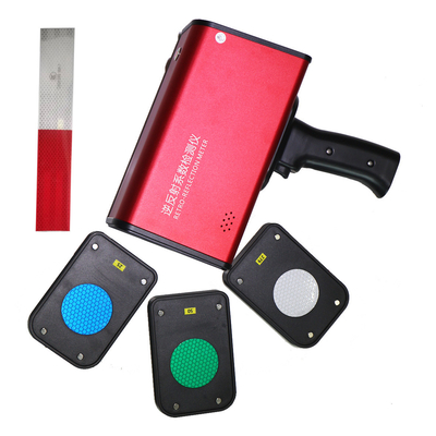Instrumen retroreflektometer tanda portabel 0-1999.9 Jangkauan pengukuran selama 1 tahun untuk mendapatkan manfaat